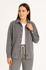 Kadın Kadife Oversize Takım – Gömlek ve Pantolon İkili Set Füme Corduroy Şıklığı, Rahat ve Zarif Duruş Yumuşak Dokulu Kadife Kumaş, Düğmeli Gömlek Üst ve Lastikli Pantolon Alt Parça ile Gün Boyu Konfor- Füme - Varsayılan