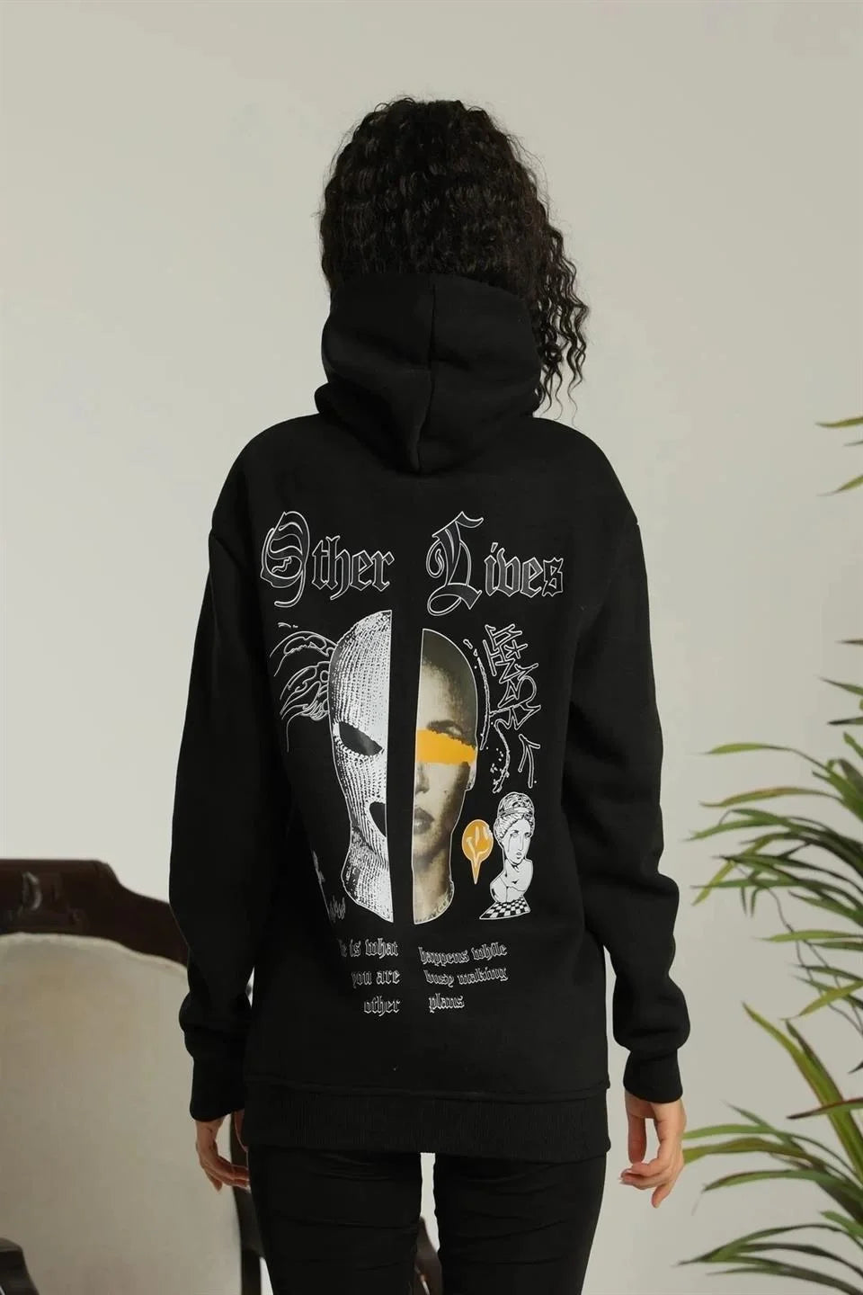 Kadın Oversize Üç İplik Kapüşonlu Sweatshirt – Siyah “Other Lives” Ön ve Arka Baskılı, Şardonlu Kışlık, Rahat Günlük Model Siyah - Varsayılan