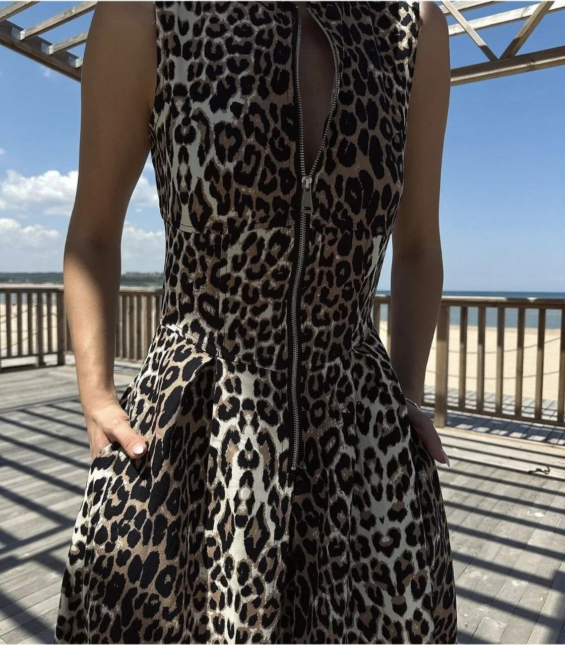 Leopar Desenli Fermuarlı Cepli Pileli Kadın Midi Elbise- Leopar - Varsayılan