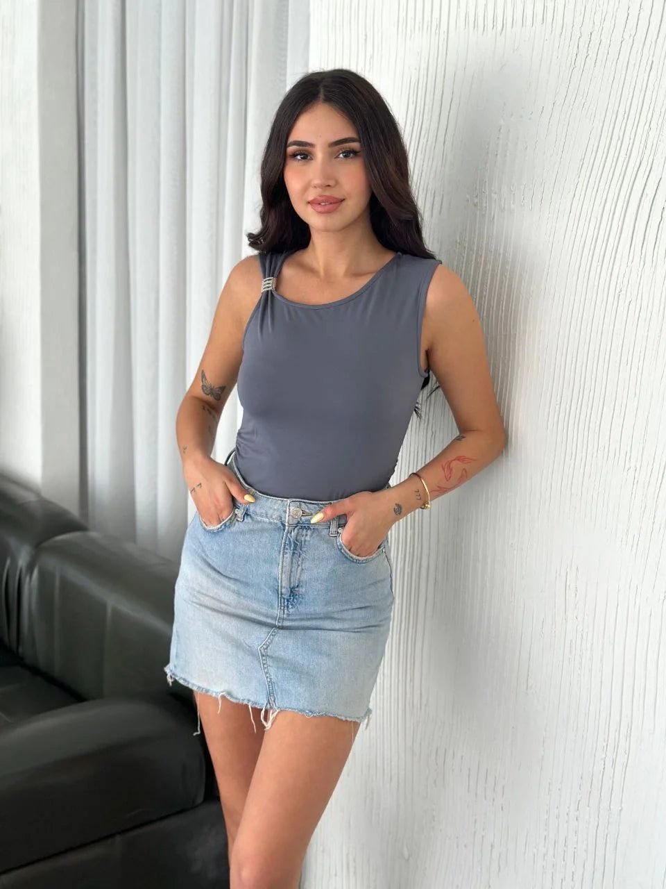 Osy Modal Yumuşak Dokulu Kumaş Bisiklet Yaka Kadın Sıfır Kol Bluz Omuz Toka Aksesuar Detaylı - Varsayılan