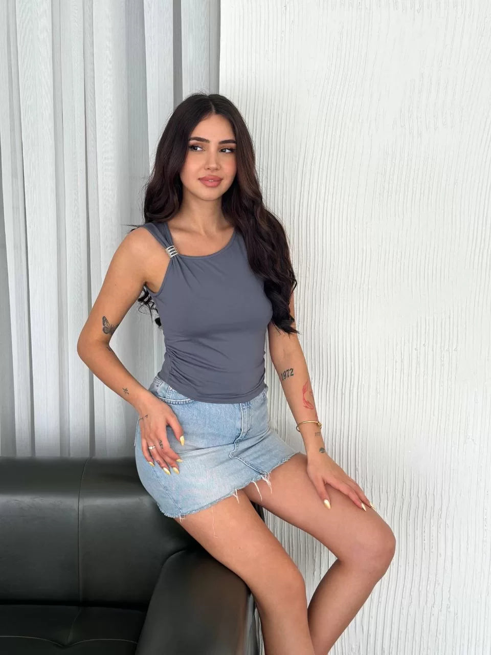 Osy Modal Yumuşak Dokulu Kumaş Bisiklet Yaka Kadın Sıfır Kol Bluz Omuz Toka Aksesuar Detaylı - Varsayılan